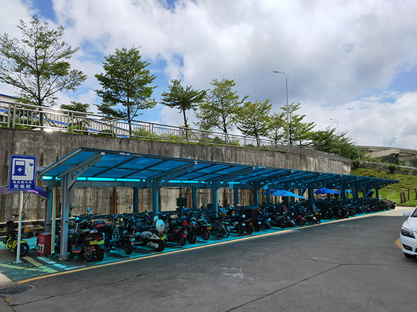電動(dòng)車(chē)充電樁被霸占，沒(méi)地方放電怎么辦